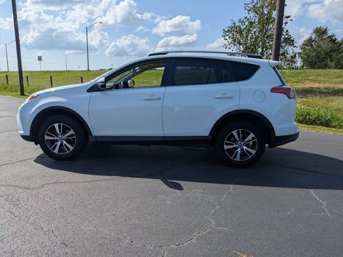 Used 2017 Toyota RAV4 XLE FWD image 7