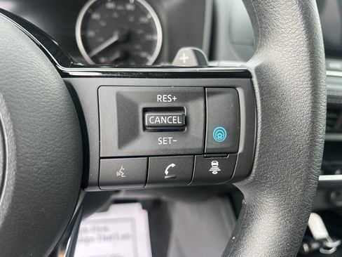 Used 2023 Nissan Rogue SV image 21