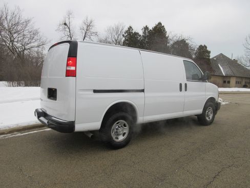 Used 2021 Chevrolet Express 2500 2500 Cargo w/ Driver Convenience Package image 6
