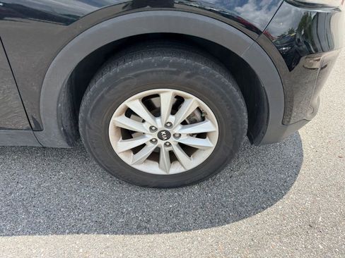 Used 2019 Kia Sorento L FWD image 4