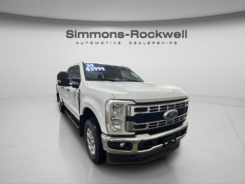 Used 2024 Ford F250 XLT AWD/4WD image 5