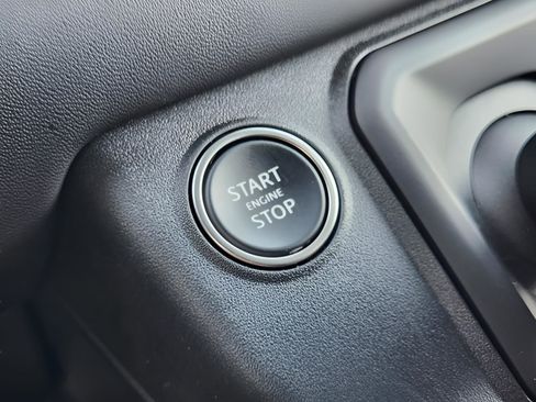 Used 2025 Land Rover Defender 110 X image 17