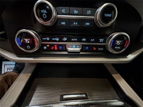 Used 2024 Ford Expedition Max Limited image 19