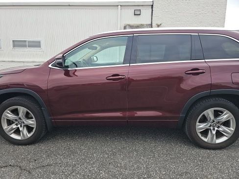 Used 2017 Toyota Highlander Limited image 4