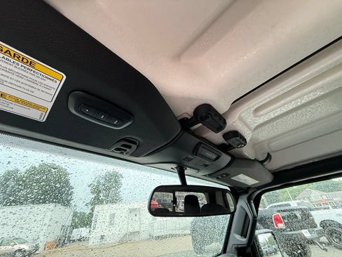 Used 2023 Jeep Gladiator Sport AWD/4WD image 21