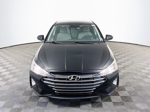 Used 2020 Hyundai Elantra SE image 2
