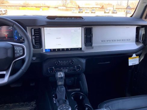 New 2026 Ford Bronco Outer Banks w/ Sasquatch Package image 6