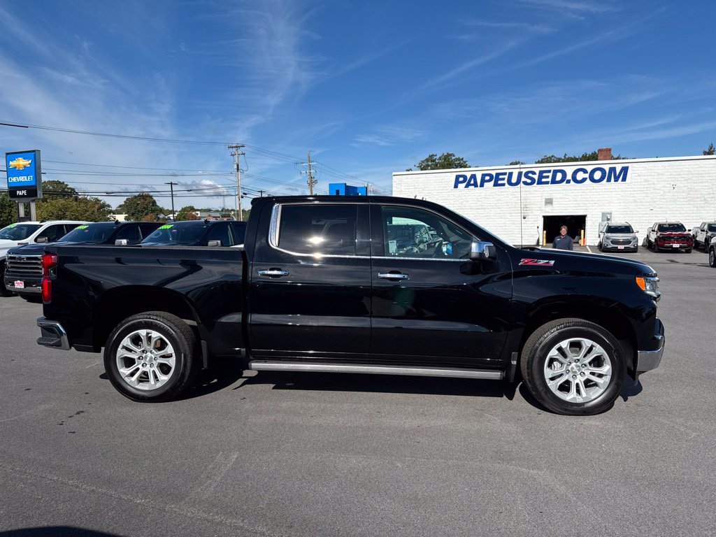 Used 2022 Chevrolet Silverado 1500 LTZ w/ LTZ Premium Package AWD/4WD image 4