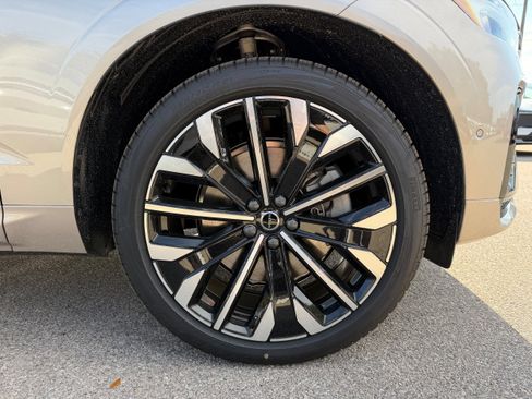 New 2026 Volvo XC60 T8 Ultra w/ Protection Package Premier AWD/4WD image 7