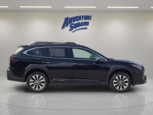 Used 2023 Subaru Outback Touring AWD/4WD image 7