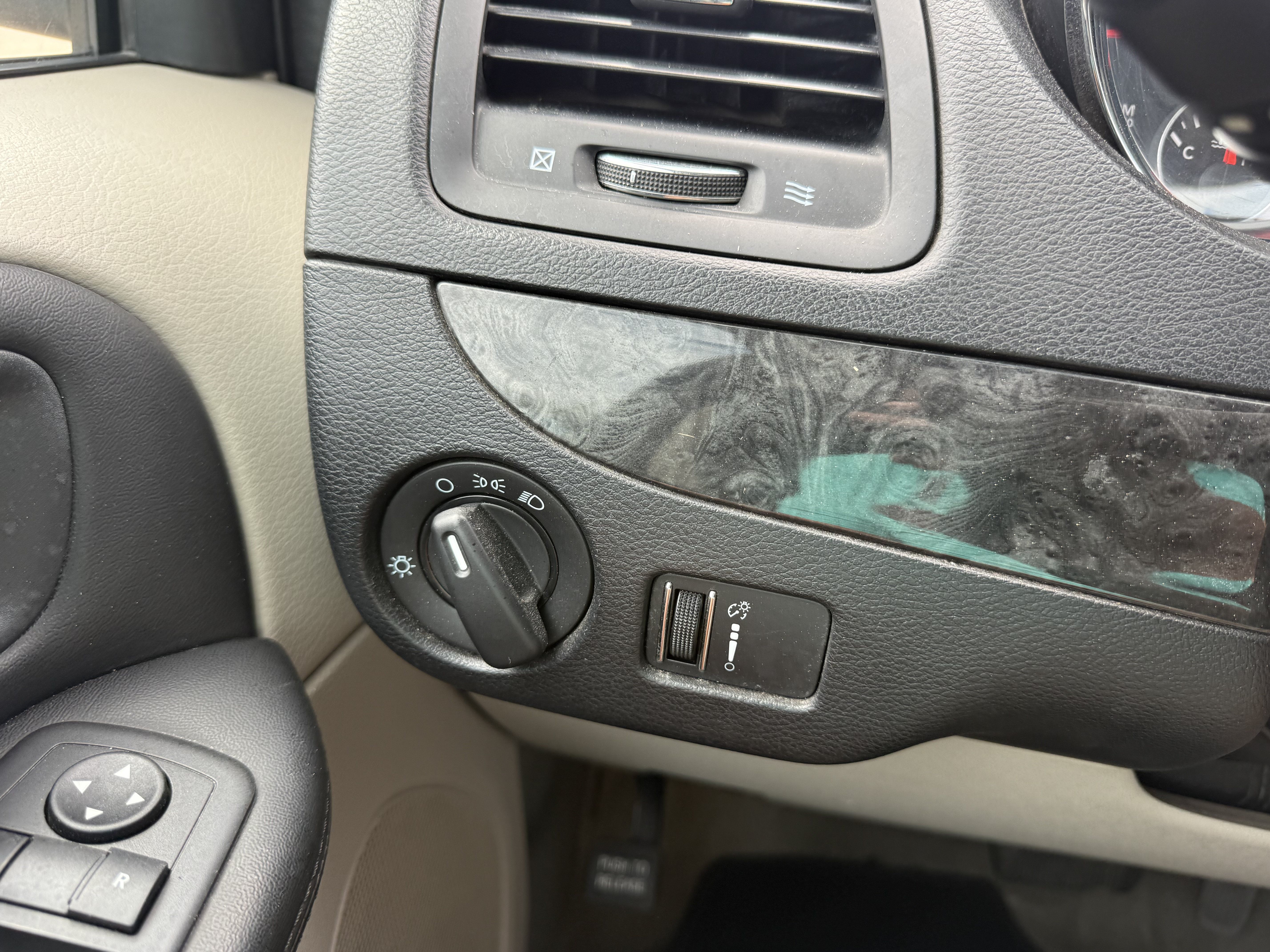 Used 2014 Dodge Grand Caravan SE w/ Quick Order Package 29E SE FWD image 21