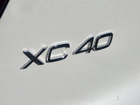 New 2026 Volvo XC40 B5 Ultra w/ Climate Package image 16