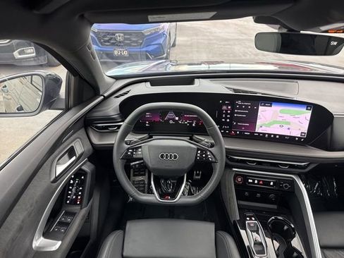 Used 2025 Audi SQ5 Premium Plus image 22