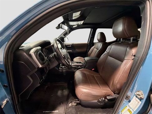 Certified 2019 Toyota Tacoma Limited image 19