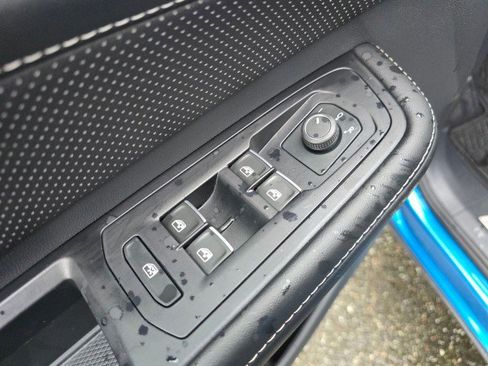 Used 2024 Volkswagen Atlas Cross Sport SE image 25