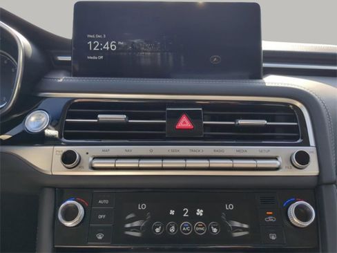 Used 2025 Genesis G70 2.5T image 47