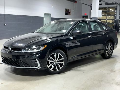 New 2025 Volkswagen Jetta SE image 29