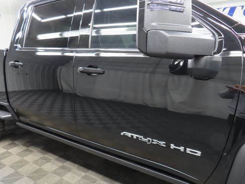 Used 2025 GMC Sierra 2500 AT4X image 37
