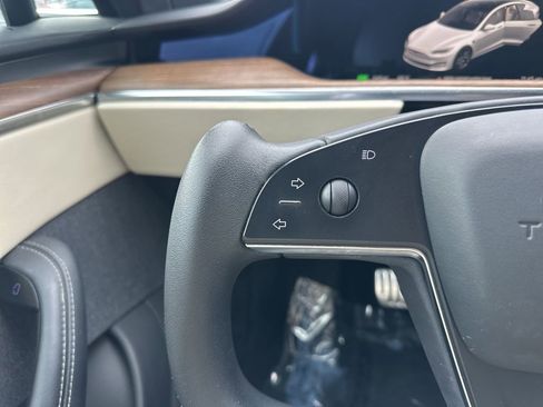 Used 2021 Tesla Model S Plaid image 16