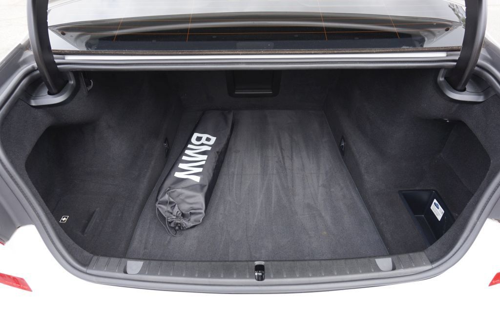 Used 2016 BMW 750i xDrive AWD/4WD image 25