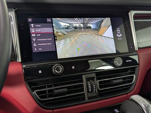 Certified 2023 Porsche Macan S image 31