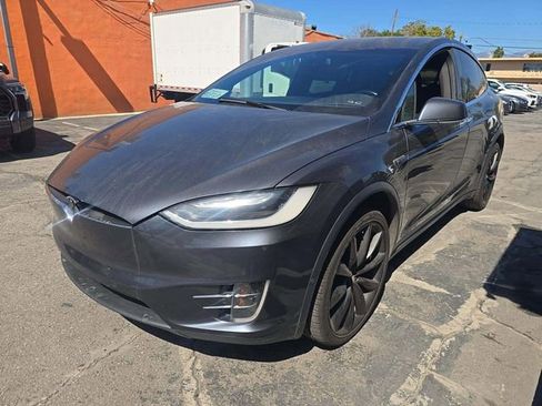 Used 2016 Tesla Model X 90D image 1