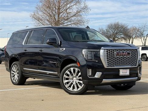 Used 2022 GMC Yukon XL Denali image 2