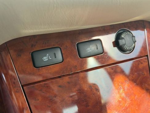 Used 2006 Toyota Camry XLE FWD image 16