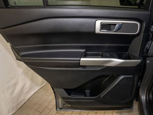 Used 2021 Ford Explorer XLT w/ Equipment Group 202A image 11