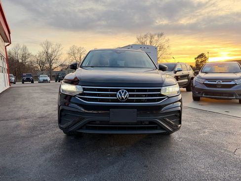 Used 2022 Volkswagen Tiguan SE image 9