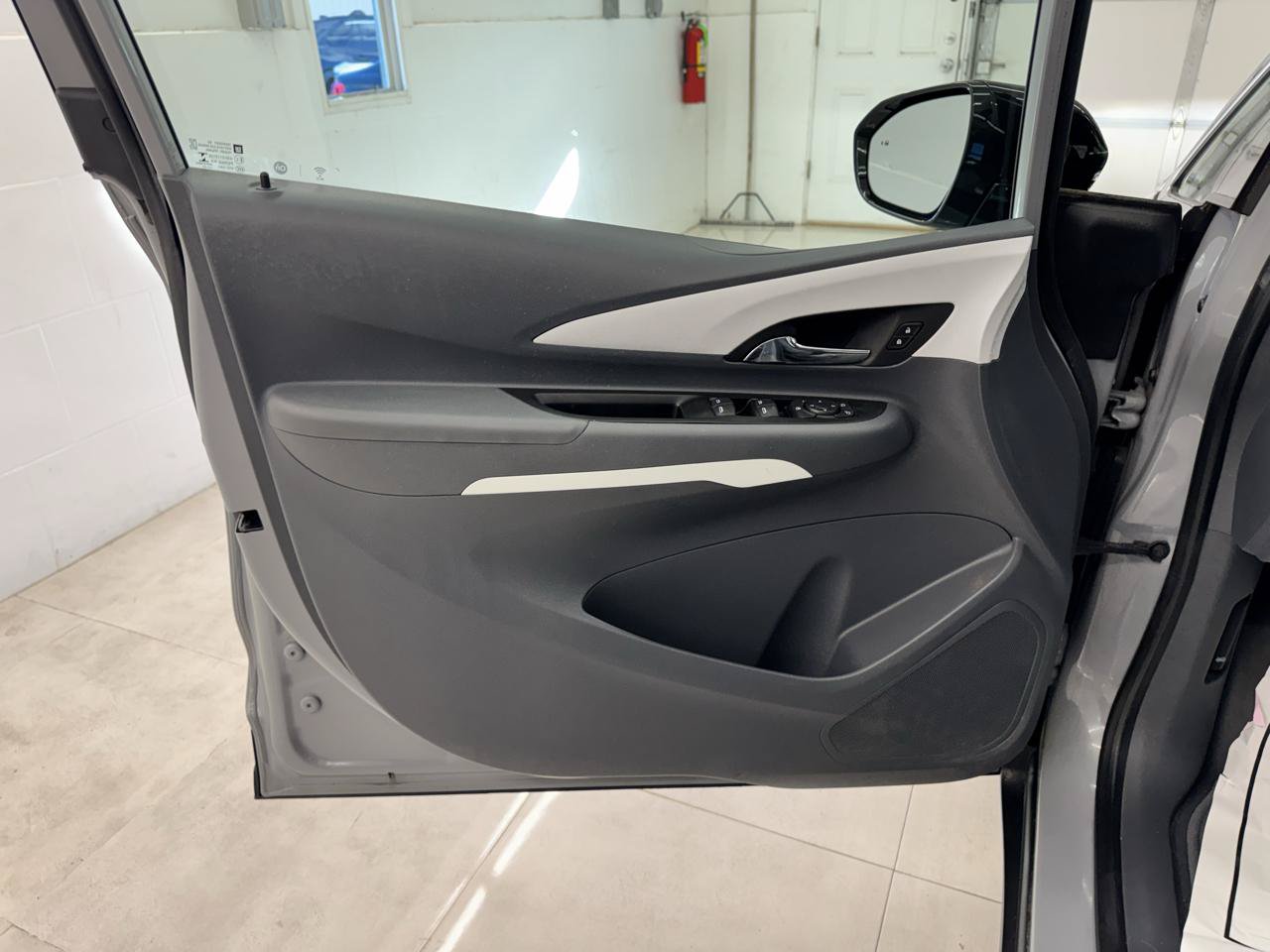 Used 2021 Chevrolet Bolt LT FWD image 11