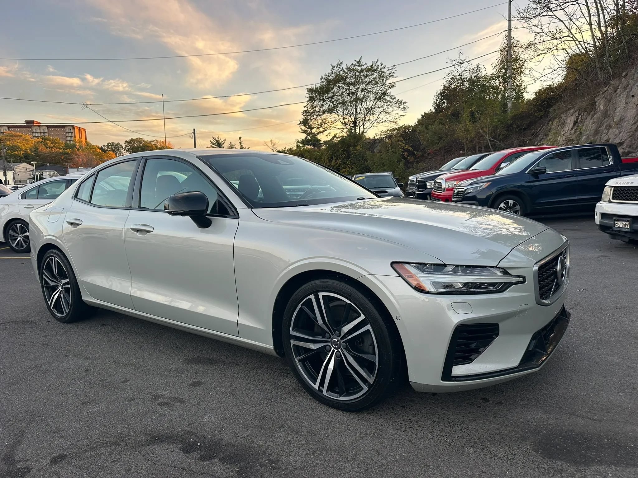 Used 2019 Volvo S60 T8 R-Design AWD/4WD image 3