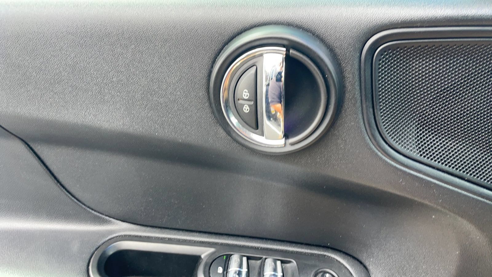 Used 2020 MINI Cooper Countryman FWD image 25