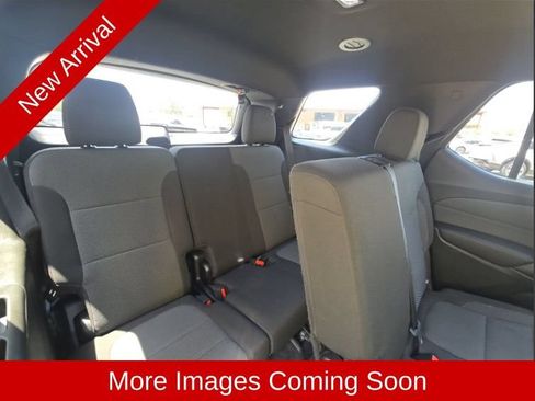 Used 2023 Chevrolet Traverse LT FWD image 13