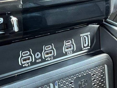 Used 2025 RAM 2500 Limited AWD/4WD image 42