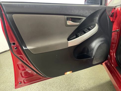 Used 2015 Toyota Prius Four image 17