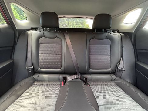 Used 2025 Chevrolet Trax LT FWD image 37