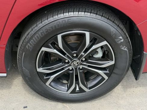 Certified 2025 Toyota Sienna Platinum AWD/4WD image 8