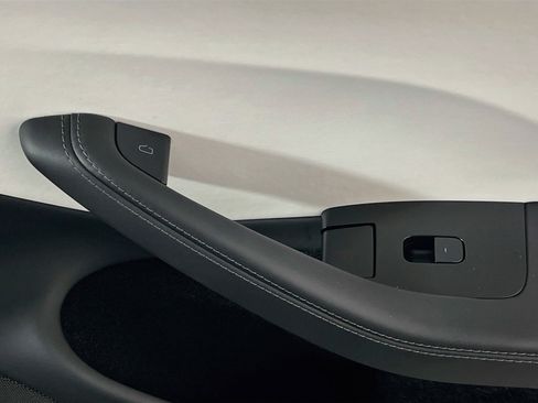 Used 2025 Tesla Model 3 RWD image 31