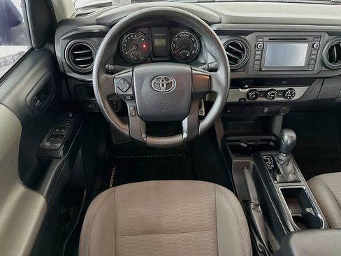 Used 2017 Toyota Tacoma SR image 9