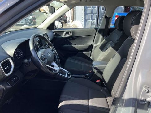 Used 2021 Hyundai Venue SEL image 14