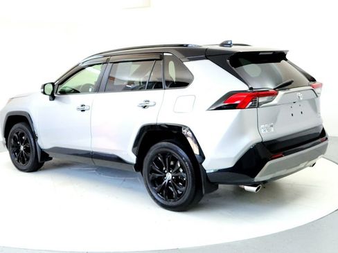 Used 2025 Toyota RAV4 XSE w/ Weather Package AWD/4WD image 4
