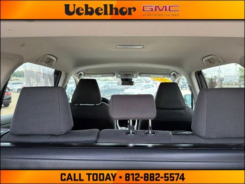 Used 2022 Toyota RAV4 LE AWD/4WD image 10