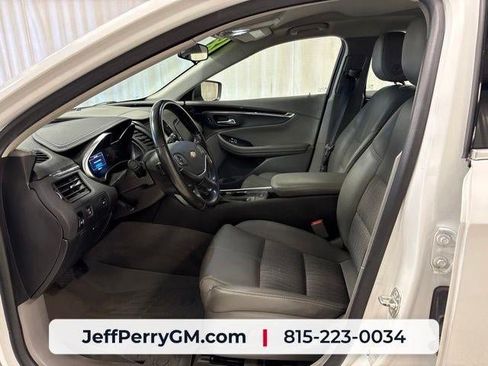 Used 2018 Chevrolet Impala LT FWD image 13