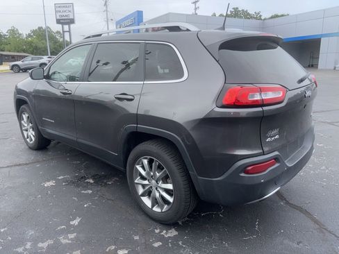 Used 2018 Jeep Cherokee Limited AWD/4WD image 3