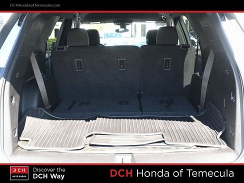 Used 2023 Chevrolet Traverse LT image 19