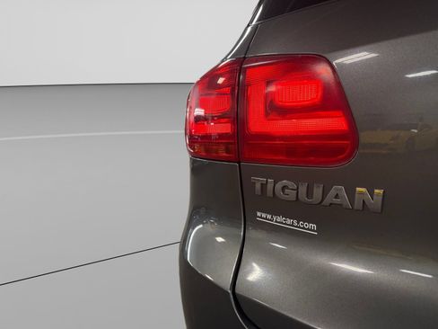 Used 2012 Volkswagen Tiguan S AWD/4WD image 41