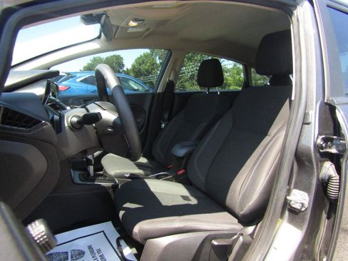 Used 2019 Ford Fiesta SE FWD image 12