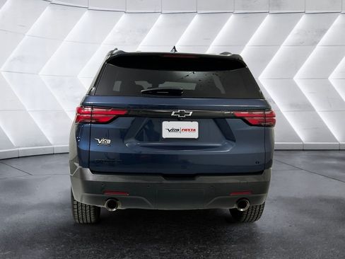 Used 2022 Chevrolet Traverse LT FWD image 5
