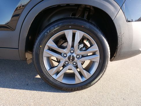 Used 2023 Kia Seltos S w/ Navigation Package image 12